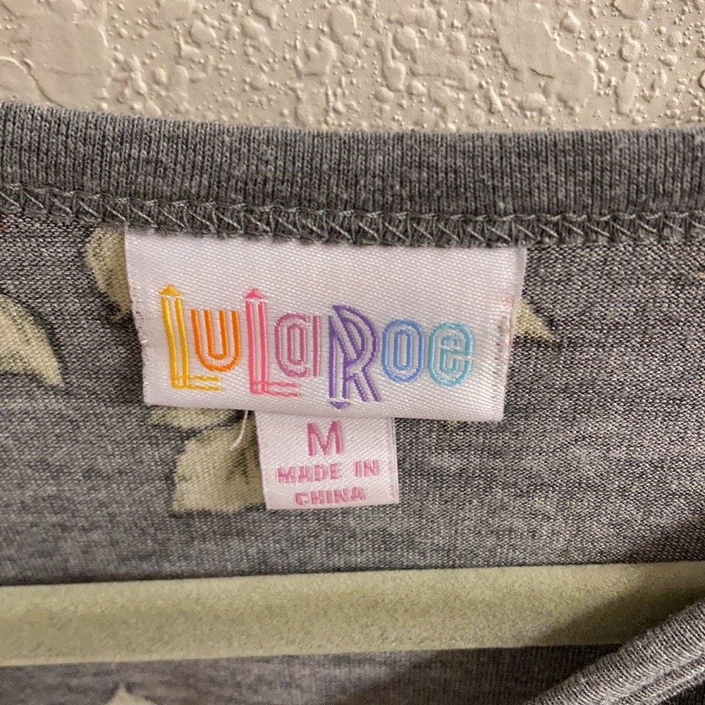 —Medium Rose LuLaRoe Randy T - Picture 3 of 6